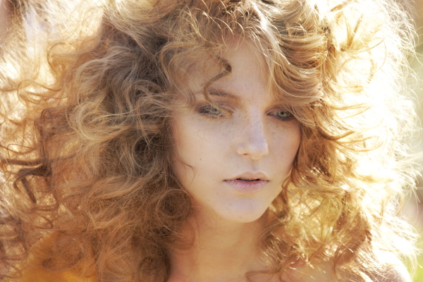 fashion\110230Welcome.spring\luca_patrone_aurora_potenti_welcome_summer03.JPG